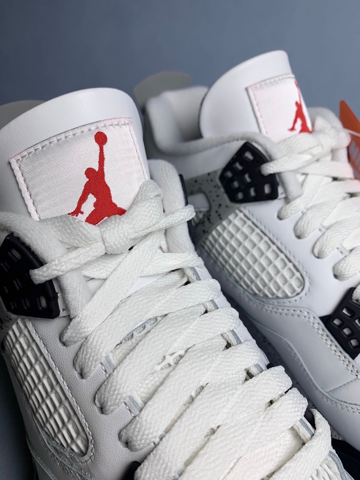 AJ4 OG White Cement