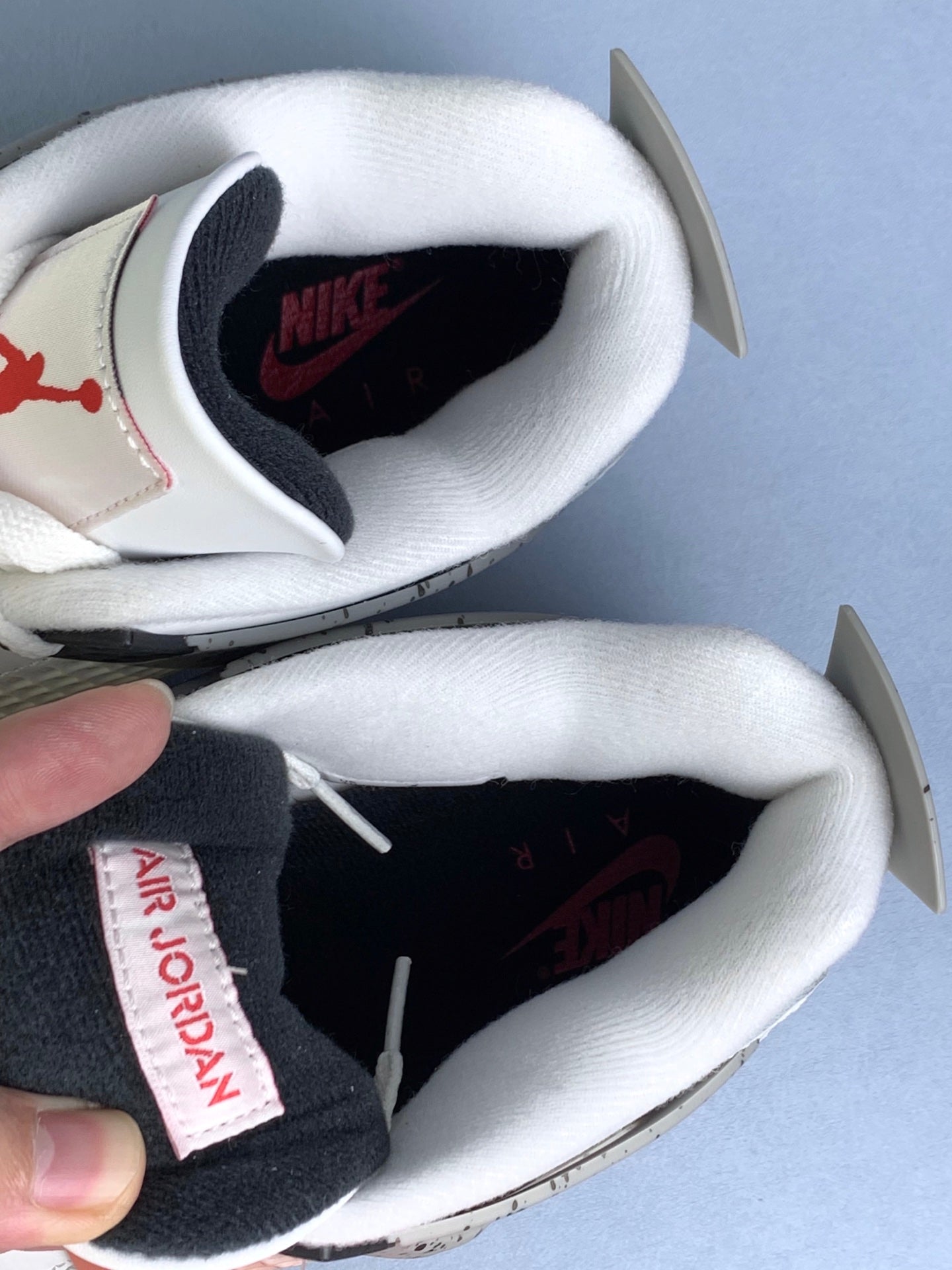 AJ4 OG White Cement